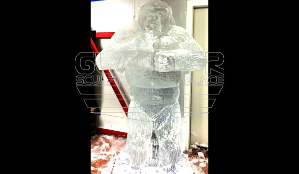 sculpture sur glace gorille