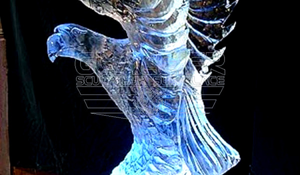 sculpture sur glace aigle